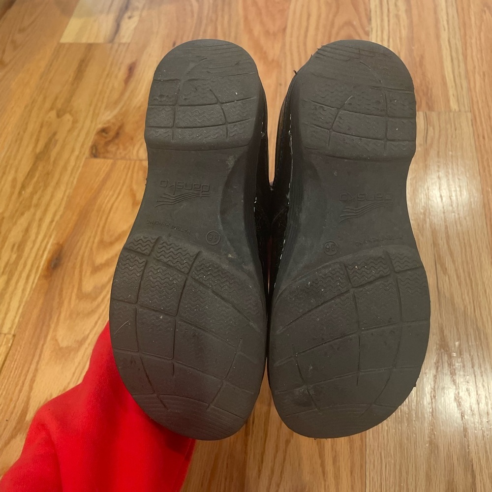 Dansko LT Pro black tooled clogs - Picture 6 of 10